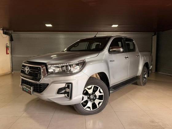 TOYOTA HILUX 2.8 SRX 4X4 CD 16V DIESEL 4P AUTOMÁTICO